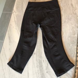Lululemon’s rare crop leggings